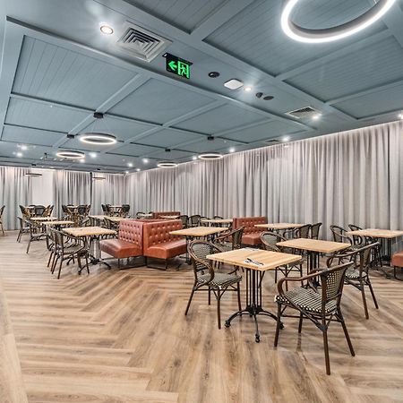 Mercure Pakenham Bagian luar foto